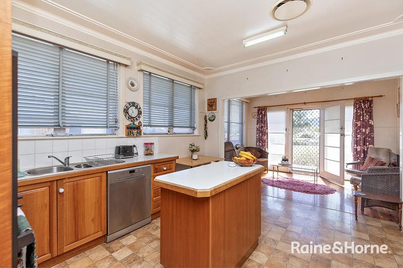 Photo - 69 Phillip Street, Tamworth NSW 2340 - Image 3