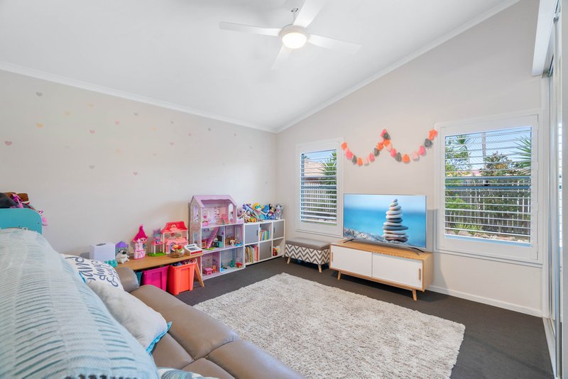 Photo - 69 Point Cartwright Drive, Buddina QLD 4575 - Image 8