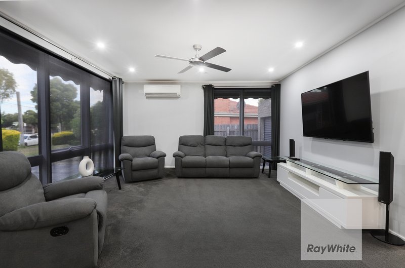 Photo - 69 Prior Avenue, Gladstone Park VIC 3043 - Image 4