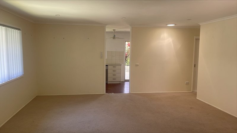 Photo - 69 Regent Street, Wynnum West QLD 4178 - Image 5