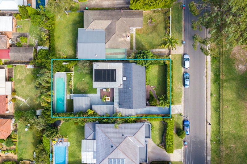 Photo - 69 Roosevelt Avenue, Allambie Heights NSW 2100 - Image 9