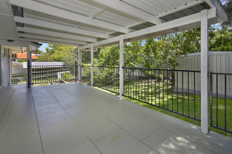 69 Roseneath Parade, Wynnum West QLD 4178