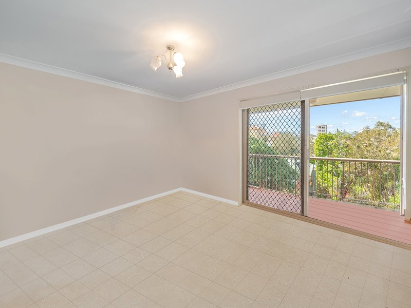 Photo - 6/9 Saltair Street, Kings Beach QLD 4551 - Image 6