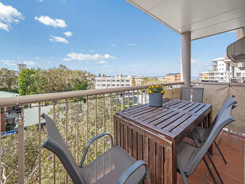 Photo - 6/9 Saltair Street, Kings Beach QLD 4551 - Image 11