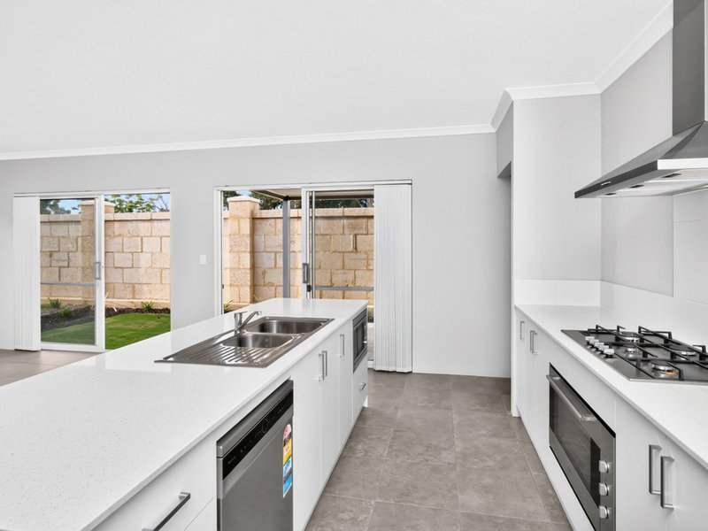 Photo - 69 Sangria Boulevard, Southern River WA 6110 - Image 6