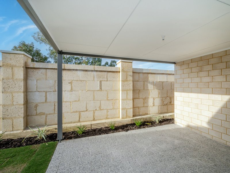 Photo - 69 Sangria Boulevard, Southern River WA 6110 - Image 18