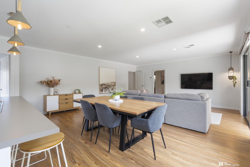 Photo - 69 Seaway Road, Hallett Cove SA 5158 - Image 10