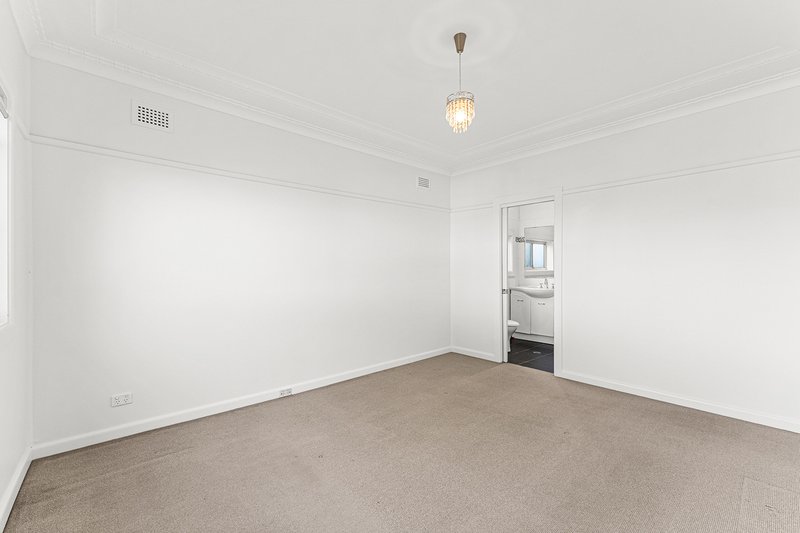 Photo - 69 Seventh Avenue, Jannali NSW 2226 - Image 5