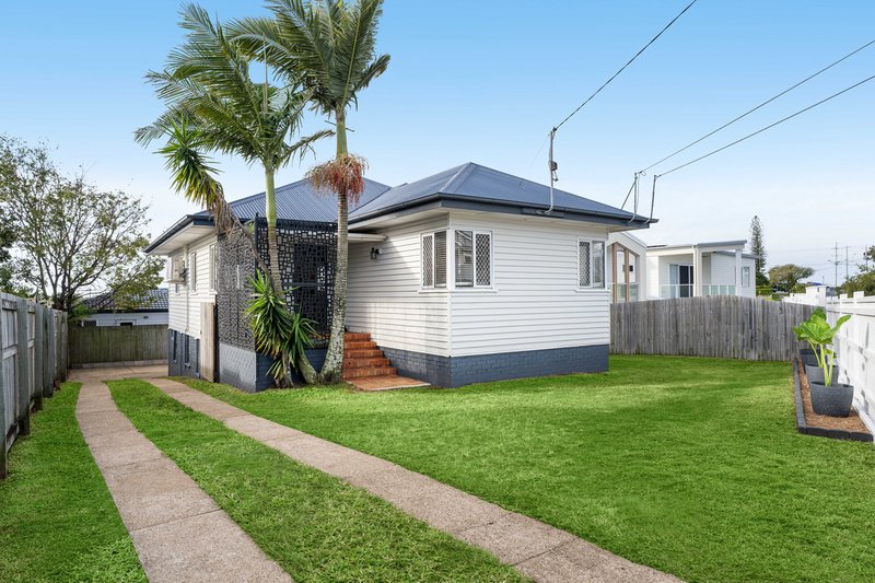Photo - 69 Sibley Road, Wynnum West QLD 4178 - Image 1