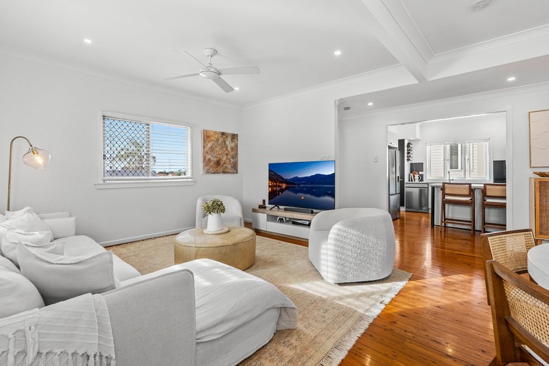 Photo - 69 Sibley Road, Wynnum West QLD 4178 - Image 4