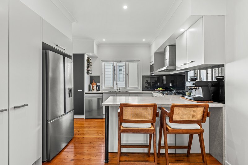 Photo - 69 Sibley Road, Wynnum West QLD 4178 - Image 5