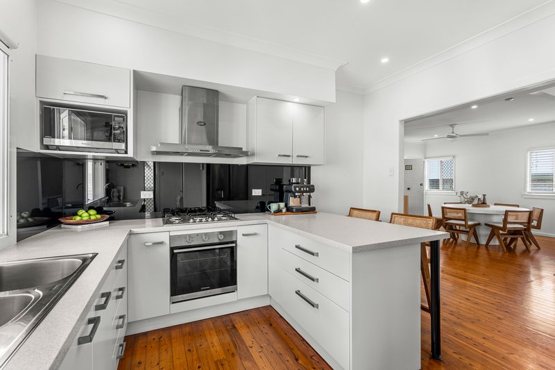 Photo - 69 Sibley Road, Wynnum West QLD 4178 - Image 6