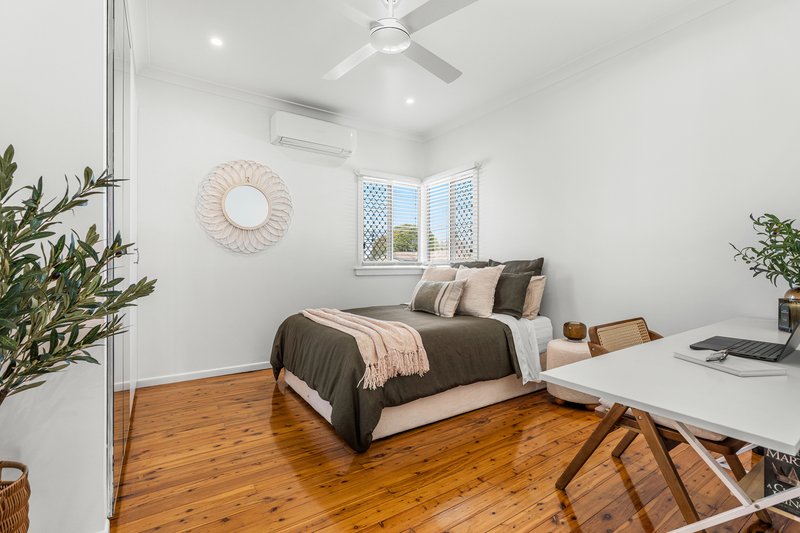 Photo - 69 Sibley Road, Wynnum West QLD 4178 - Image 8