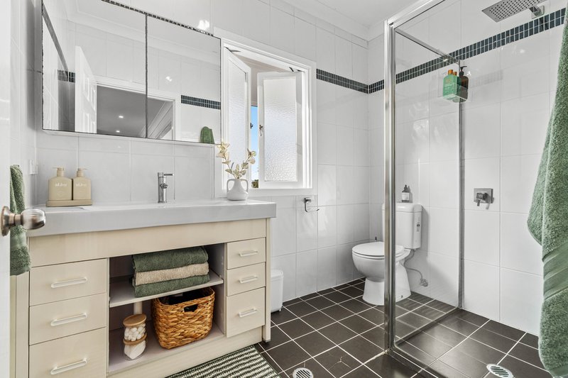 Photo - 69 Sibley Road, Wynnum West QLD 4178 - Image 9