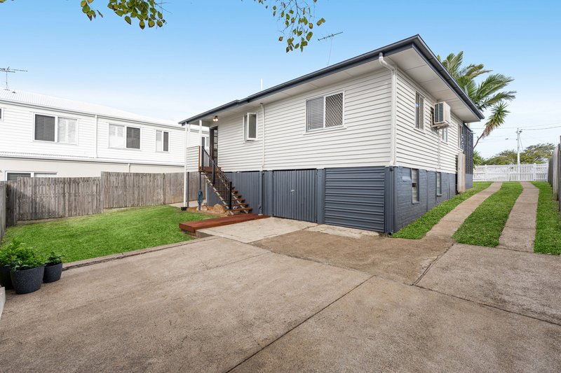 Photo - 69 Sibley Road, Wynnum West QLD 4178 - Image 10