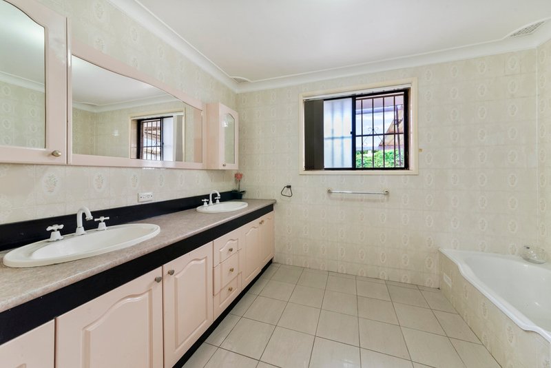 Photo - 69 St Andrews Boulevard, Casula NSW 2170 - Image 7