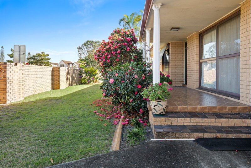 Photo - 69 Surfers Avenue, Mermaid Waters QLD 4218 - Image 7