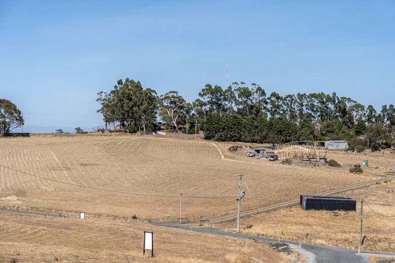 Photo - 69 Towers Drive, St Leonards TAS 7250 - Image 3