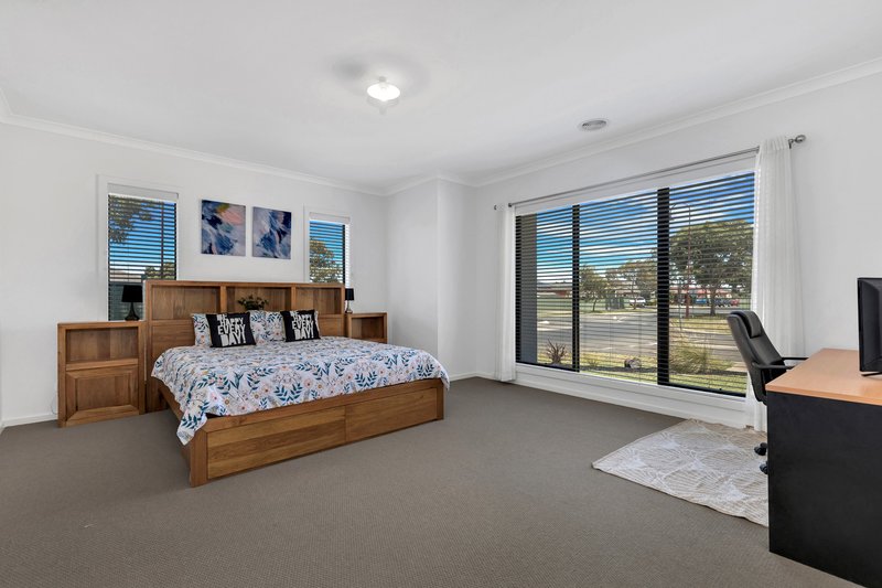 Photo - 69 Vaughan Chase, Wyndham Vale VIC 3024 - Image 7