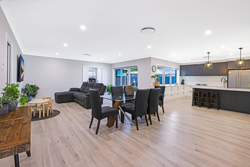 Photo - 69 Warrah Drive, Tamworth NSW 2340 - Image 6