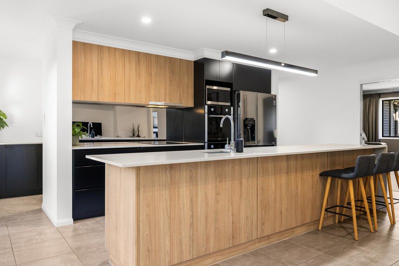 Photo - 69 Webcke Crescent, Kleinton QLD 4352 - Image 3