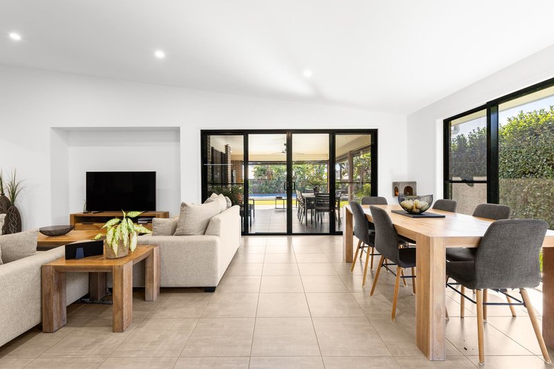Photo - 69 Webcke Crescent, Kleinton QLD 4352 - Image 4