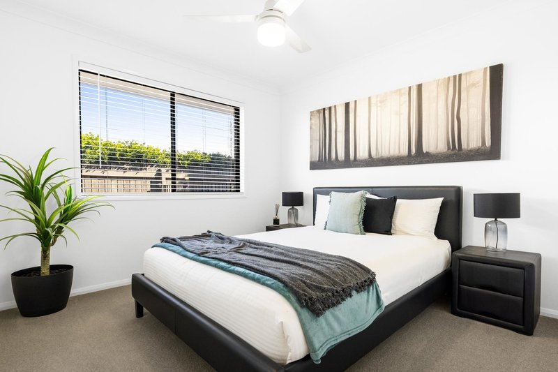 Photo - 69 Webcke Crescent, Kleinton QLD 4352 - Image 7