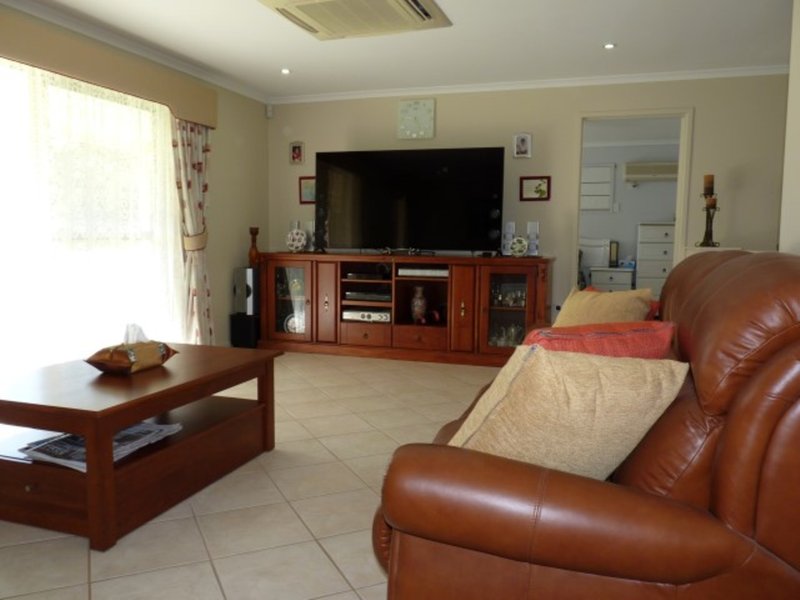 Photo - 69 Wellington Crescent, Wondunna QLD 4655 - Image 7