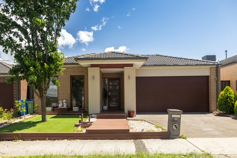 69 Wheelers Park, Cranbourne North VIC 3977