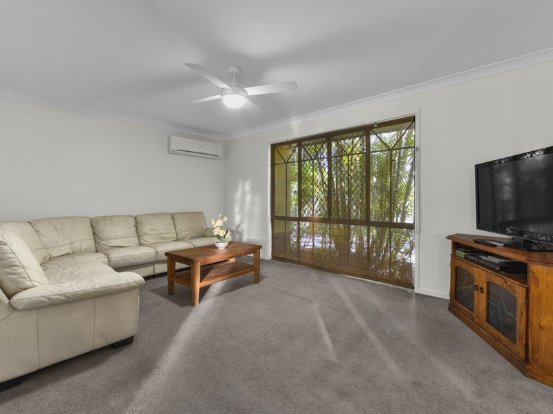 Photo - 69 Wimbledon Circuit, Carseldine QLD 4034 - Image 2