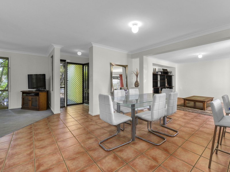 Photo - 69 Wimbledon Circuit, Carseldine QLD 4034 - Image 3