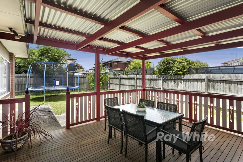 Photo - 69 Winmalee Drive, Glen Waverley VIC 3150 - Image 7