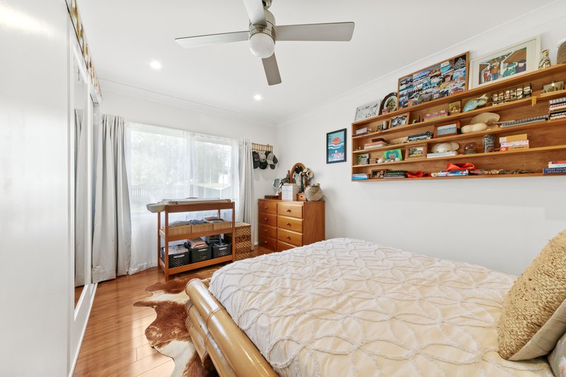 Photo - 69 Woolana Avenue, Budgewoi NSW 2262 - Image 5