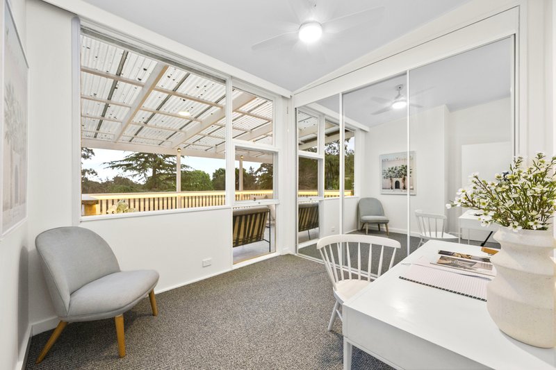 Photo - 690 Warringah Road, Forestville NSW 2087 - Image 16