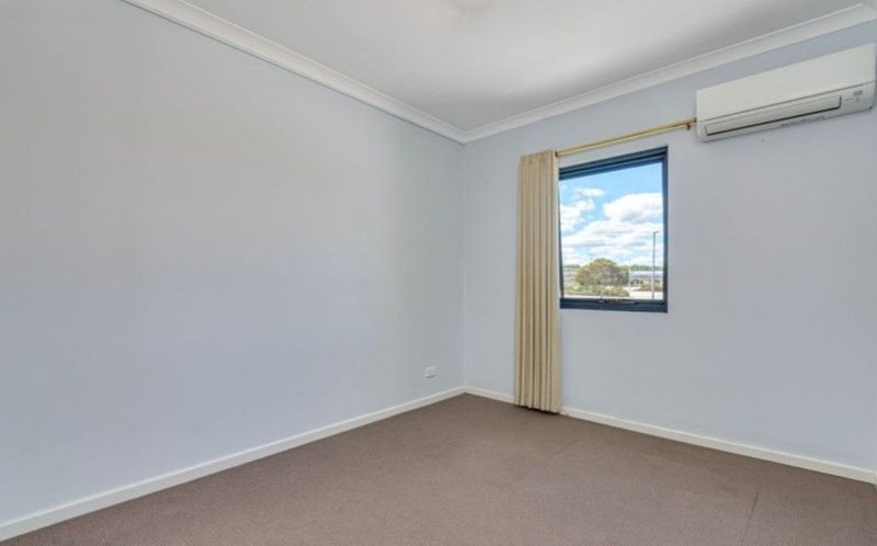 Photo - 69/12 Citadel Way, Currambine WA 6028 - Image 8