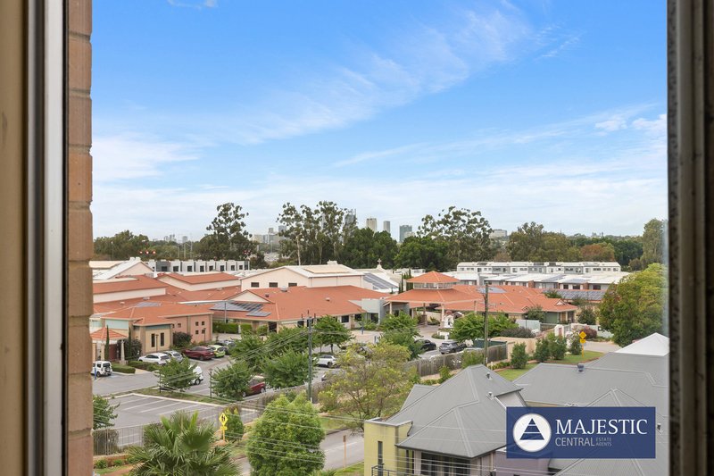 Photo - 69/16 Leeder Street, Glendalough WA 6016 - Image 9