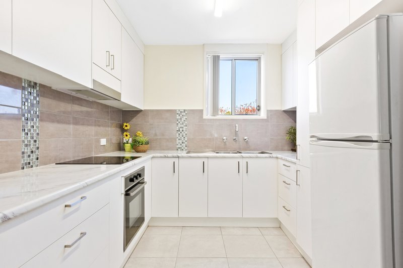 Photo - 6/93-95 Dandenong Road East , Frankston VIC 3199 - Image 1