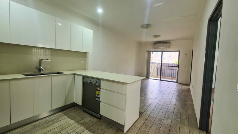 Photo - 6/93 Sherwood Road, Merrylands NSW 2160 - Image 2