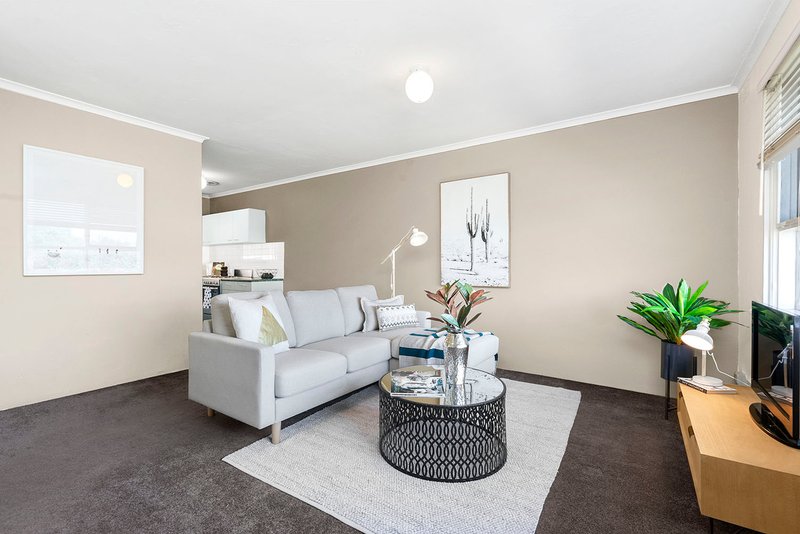 Photo - 6/94 Beach Road, Mentone VIC 3194 - Image 2