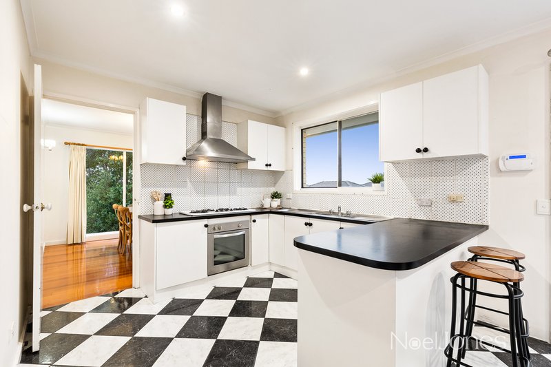 Photo - 696 Highbury Road, Glen Waverley VIC 3150 - Image 3