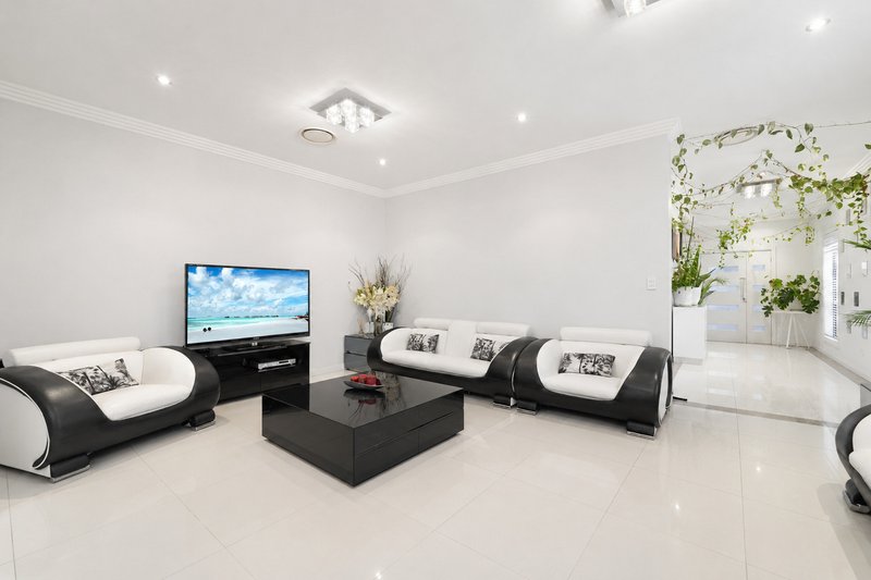 Photo - 69a Rawson Road, Guildford NSW 2161 - Image 3