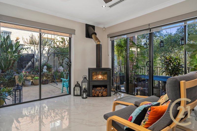 Photo - 69A St George Crescent, Sandy Point NSW 2172 - Image 3