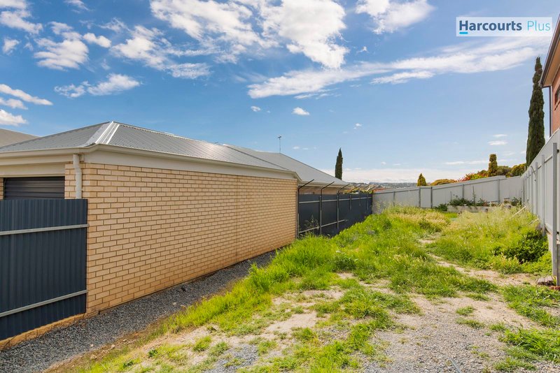 Photo - 6A Commercial Road, Port Noarlunga South SA 5167 - Image 2