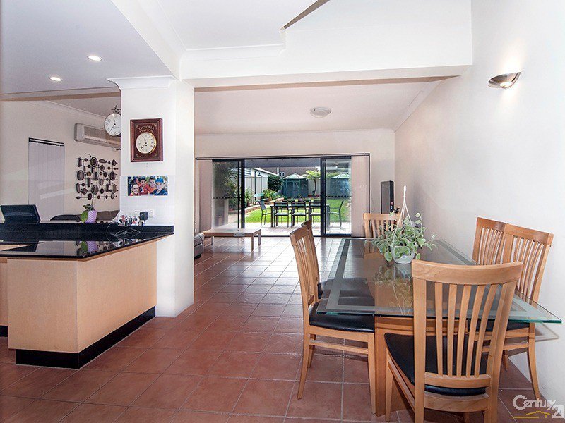 Photo - 6a Donald Street, Picnic Point NSW 2213 - Image 4