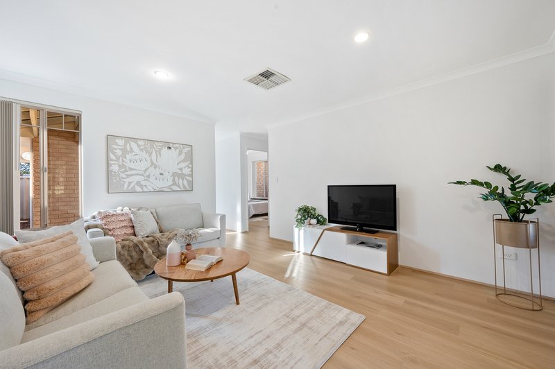 Photo - 6A Frawley Gardens, Murdoch WA 6150 - Image 4