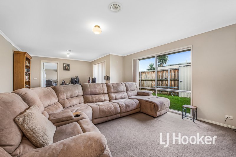 Photo - 6A Jacqueline Place, Pakenham VIC 3810 - Image 2