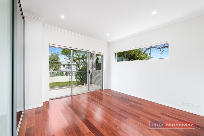 Photo - 6a Kerrie Crescent, Panania NSW 2213 - Image 6