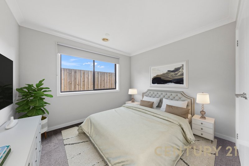 Photo - 6A Kingston Avenue, Pakenham VIC 3810 - Image 8