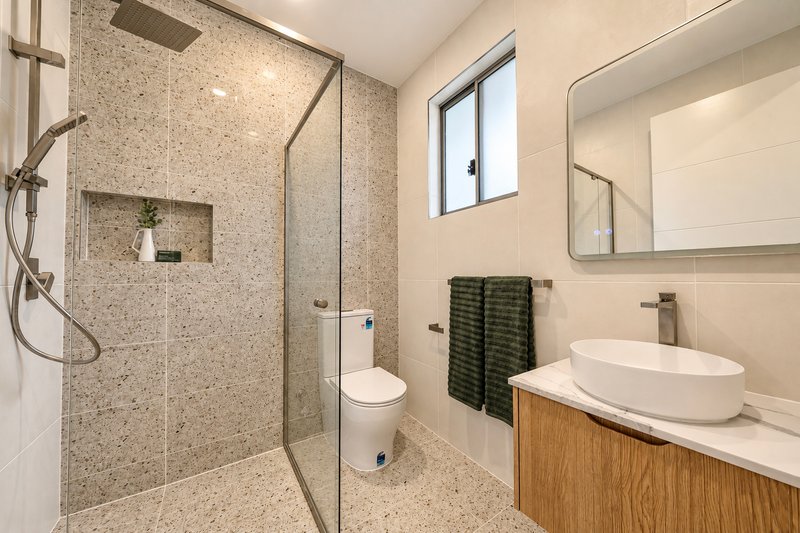 Photo - 6A Marlborough Place, Berkeley Vale NSW 2261 - Image 8