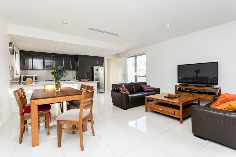 Photo - 6a North Street, Henley Beach SA 5022 - Image 8